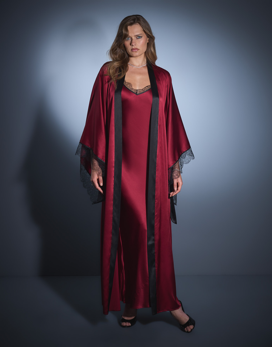 Sammi Long Kimono Burgundy/Black | Agent Provocateur