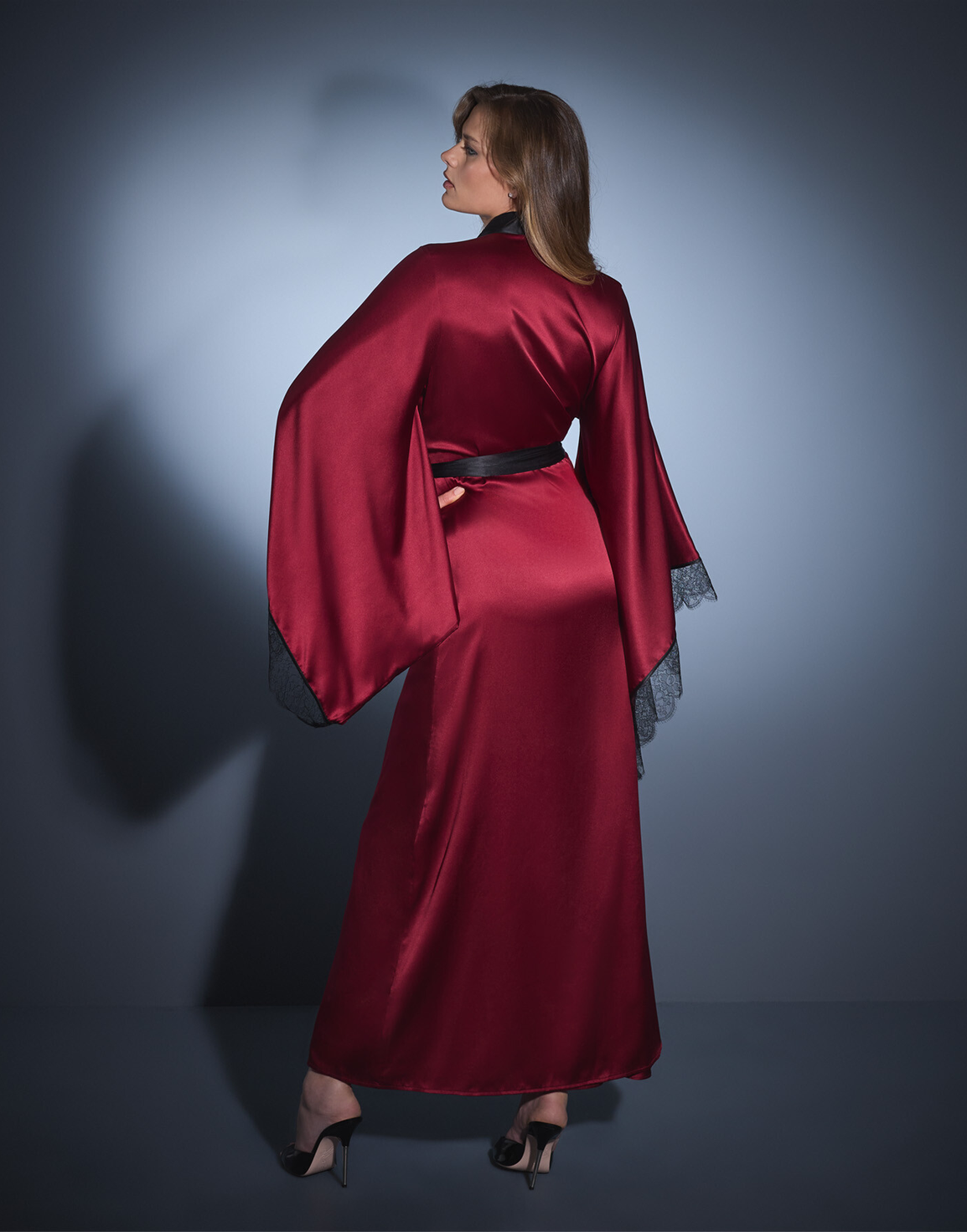 Sammi Long Kimono Burgundy/Black | Agent Provocateur