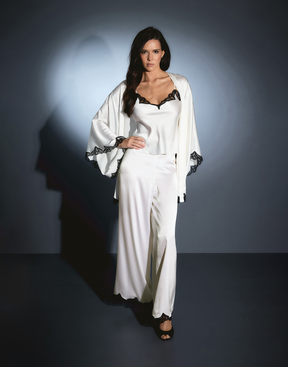 Nelle Kimono Ivory/Black | Agent Provocateur