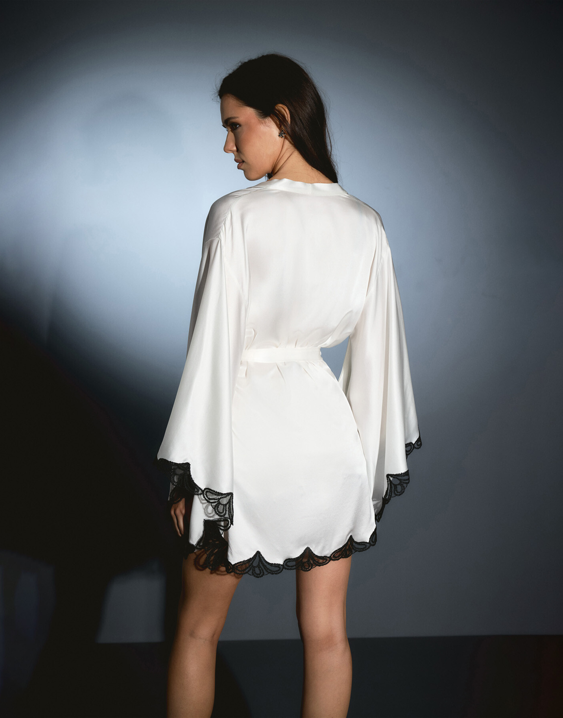 Nelle Kimono Ivory/Black | Agent Provocateur