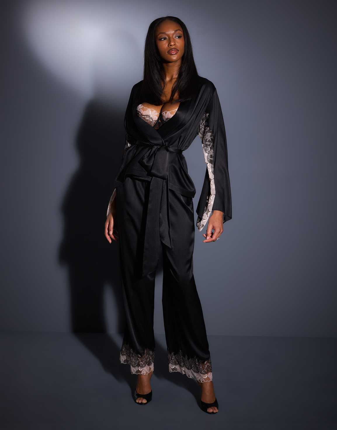 Vitoria Pyjama Top Black/Blush | Agent Provocateur