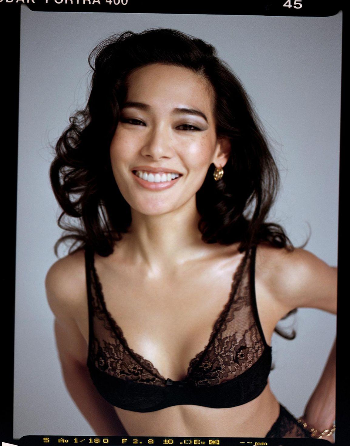 Ginah Padded High Apex Underwired Bra Black | Agent Provocateur