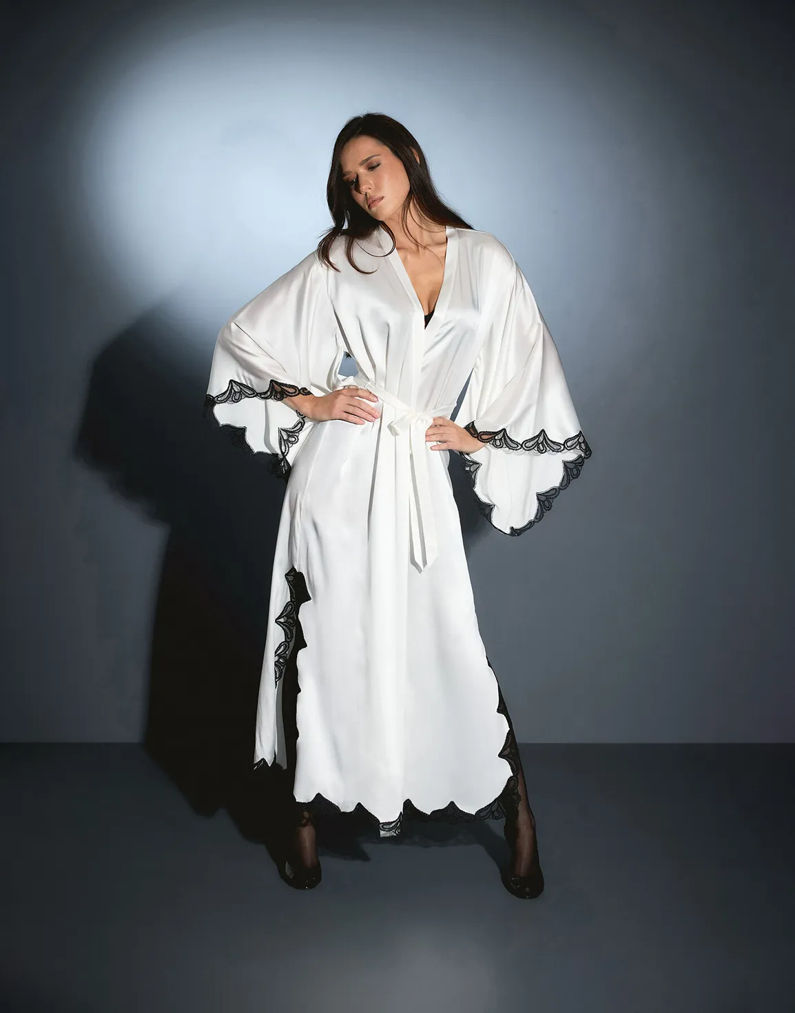 Nelle Long Gown  Ivory/Black | Agent Provocateur