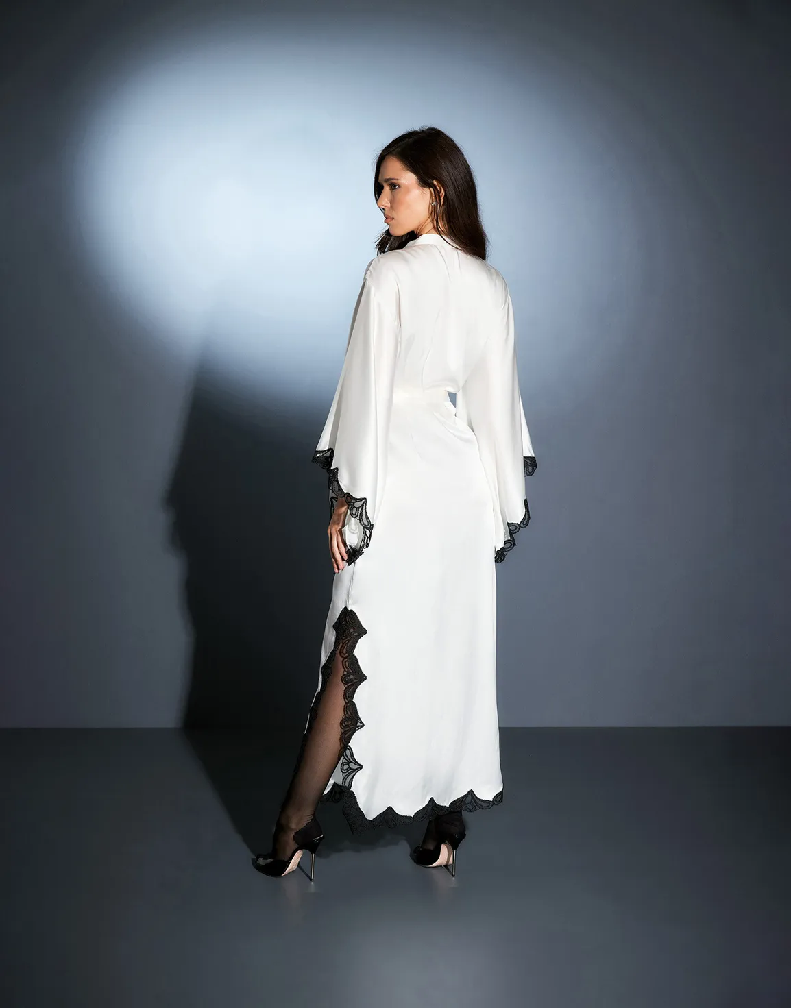 Nelle Long Gown  Ivory/Black | Agent Provocateur