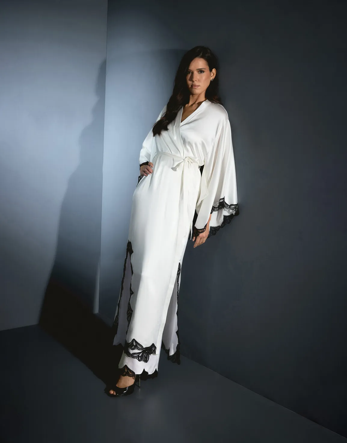 Nelle Long Gown  Ivory/Black | Agent Provocateur