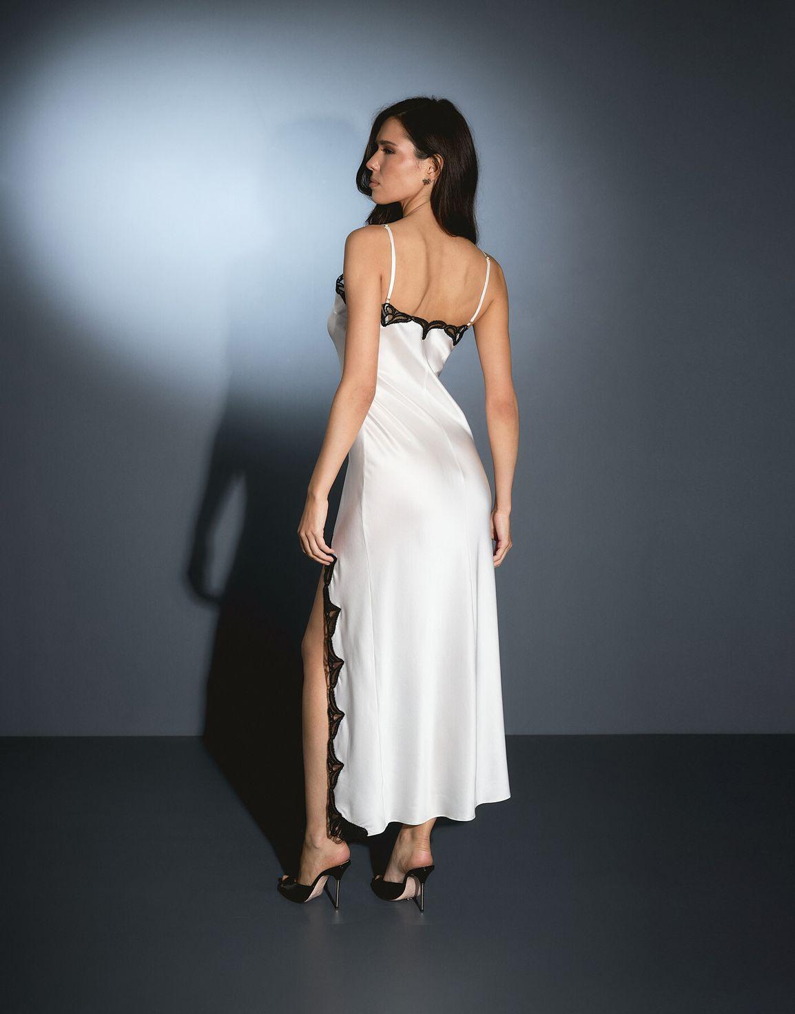 Nelle Long Slip Ivory/Black | Agent Provocateur