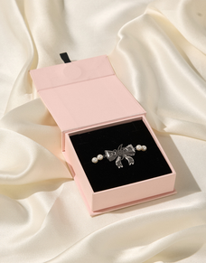 Beki Bracelet Silver/Pearl | Agent Provocateur
