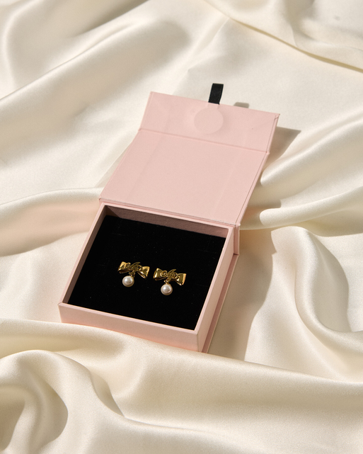 Beki Earrings Gold/Pearl | Agent Provocateur