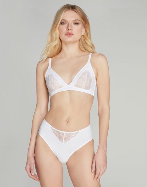 https://www.agentprovocateur.com/tco-images/unsafe/513x654/filters:upscale():fill(white):quality(80)/https://www.agentprovocateur.com/static/media/catalog/product/1/1/110574_ecom_02.jpg