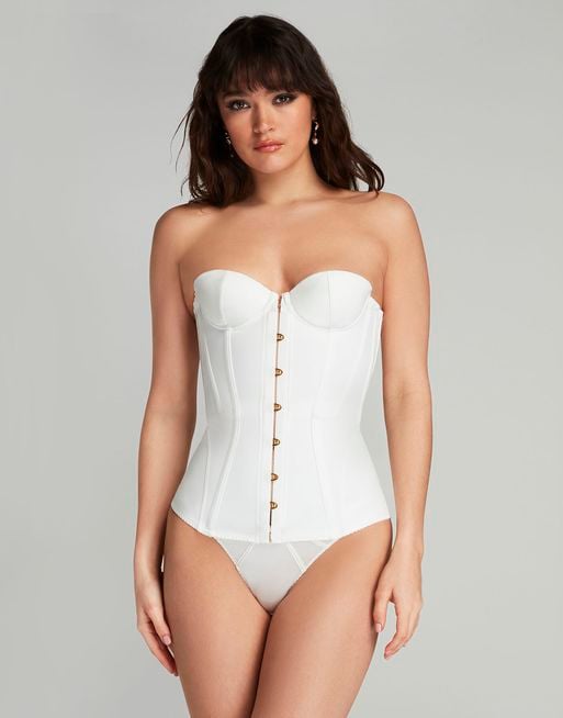 https://www.agentprovocateur.com/tco-images/unsafe/513x654/filters:upscale():fill(white):quality(80)/https://www.agentprovocateur.com/static/media/catalog/product/1/1/110673_ecom_01_1.jpg