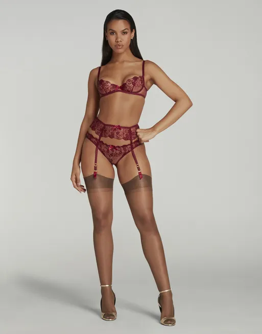 ファッションシーンで話題のこれから流行るブランド12選 Jayce Plunge Underwired Bra in Burgundy | By Agent 下着・アンダーウェア